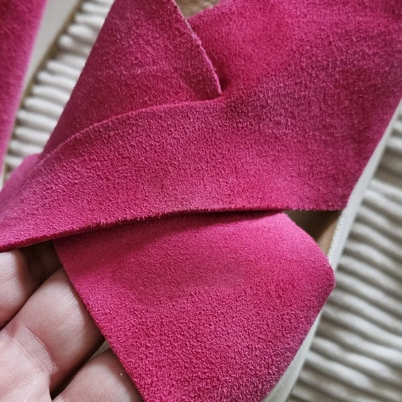 Sorel Women's Fuchsia Crisscross Suede Sandals Size 9 - Picture 5 of 7